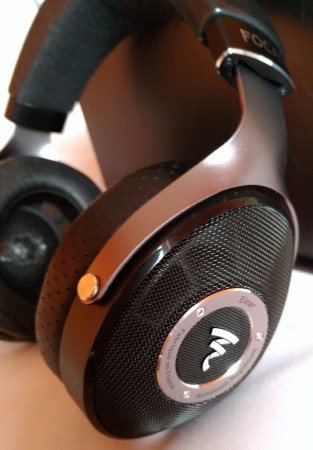FOCAL Elear - z boku