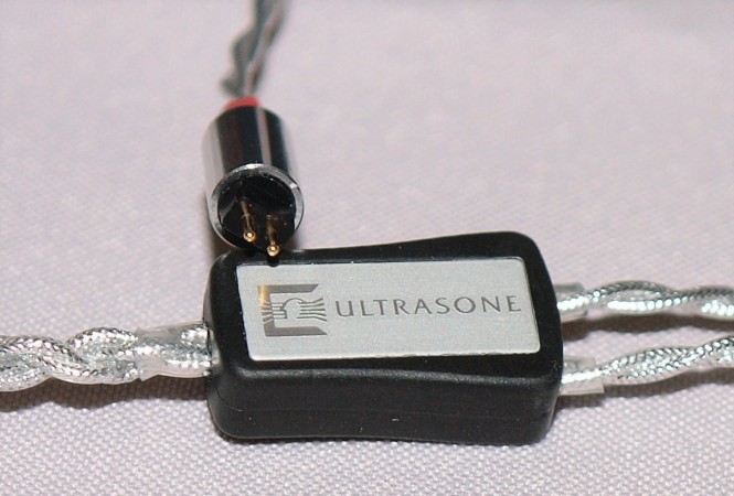 ULTRASONE E11 - rozgałęźnik kabla z logo