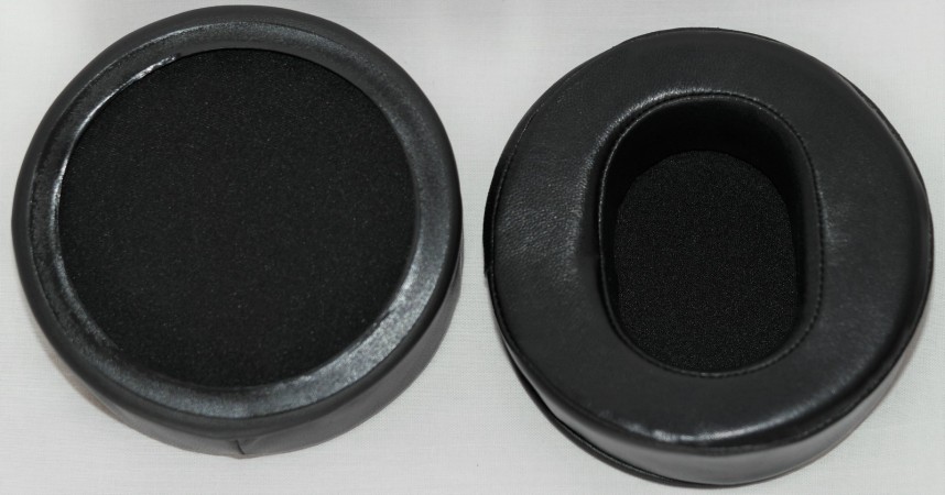 Monolith M1070 - poduszki skórzane