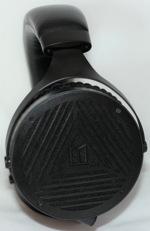 Monolith M1070 - z boku