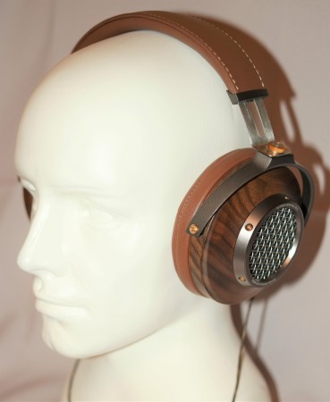 KLIPSCH HP-3 - na manekinie po skosie przodem