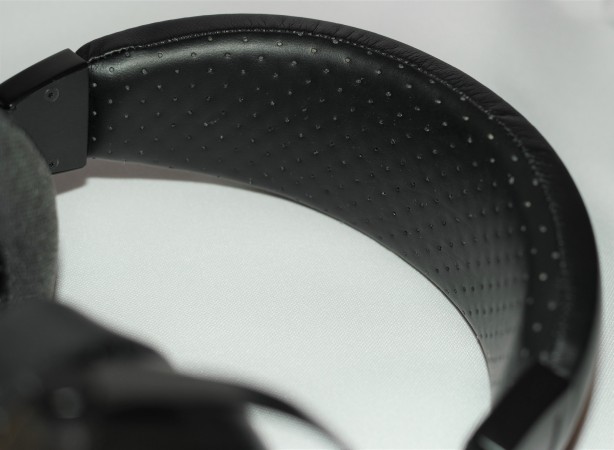 Monolith M570 - poduszka nagłowna