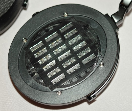 Monolith M570 - przetwornik osłoniety nylonową siateczką